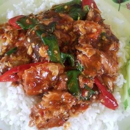 ข้าวกะเพราปลากะป๋อง