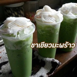 ชาไทยมะพร้าวอ่อน