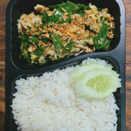 ผักเหมียงผัดไข่ ราดข้าว