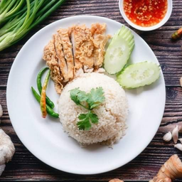 ข้าวมันไก่ต้ม ผสม ไก่ทอด