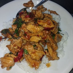 หมูผัดกะปิราดข้าว