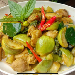 ผัดเครื่องแกงเขียวหวาน เป็น กับ ข้าว