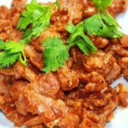 หมูกระเทียม