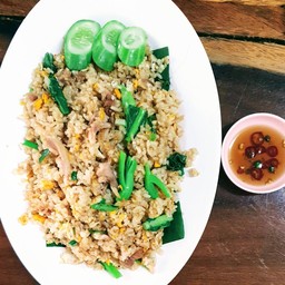 ข้าวผัดไข่+ไก่ จานใหญ่
