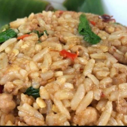 ข้าวคลุกกะเพราไก่ขุนช้าง