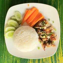 ข้าวไก่อบน้ำจิ้มแจ่ว(บ้านเหลือง)