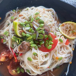 ตำขนมจีนหอยแครง