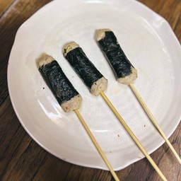 น้ำมนต์ลูกชิ้นทอด น้ำจิ้มรสเด็ด