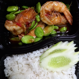 ข้าวราดผัดสะตอเครื่องเเกง