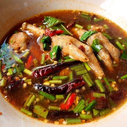 ซุปเปอร์ตีนไก่ตุ๋น