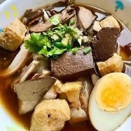 ขนมจีนฝั่งสระ