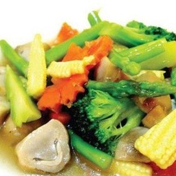 ผัดผักรวมหมูสับ