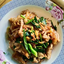 ผัดซีอิ๊วหมูหมักน้ำมันงา