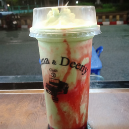 ชาเขียวสตอเบอรีปั่น