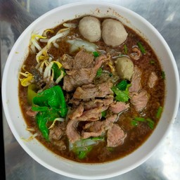 ก๋วยเตี๋ยวนำชัย & ก๋วยจั๊บญวน หน้าซีเจ บ้านกรด (ซอยวัดสุทธิ)