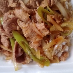 หมูผัดพริกหยวก