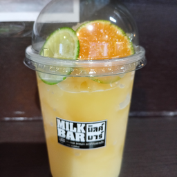 น้ำส้มผสมมะนาวปั่น