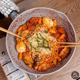 มาม่าเกาหลี ข้าวไก่ทอด พหลโยธิน 40