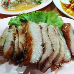 ยำคอหมูย่าง Thai spicy grilled pork neck salad