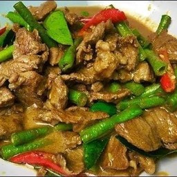ผัดเครื่องแกงเนื้อ+ราดข้าว