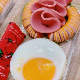 ตัวกลมตามสั่ง(อาหารตามสั่ง&แกงเจ้าเดิม ตลาดเช้าสัตหีบ)