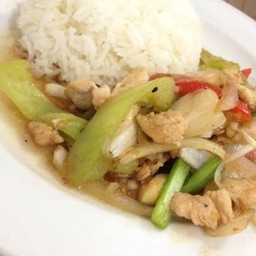 ผัดพริกสดราดข้าว