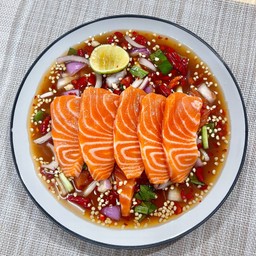 ยำแซลมอนสด รสจัดจ้าน มะนาวแท้ ขนาด 250 กรัม
