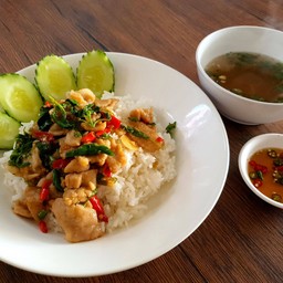 ข้าวกระเพราเนื้อ