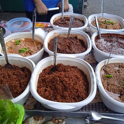 ข้าวคลุกน้ำพริก(เลือกน้ำพริกได้ค่ะ)