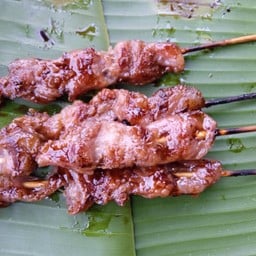 หมูปิ้งโบราญ ไส้ย่าง สะป๊ะปิ้งย่าง by อ้อมใจ