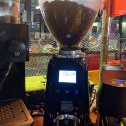 Cafe Aum coffee ตลาดใหม่คานหาม