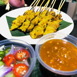 หมูสะเต๊ะยายหวี ตำนานวัยเกษียณ ลาดพร้าว1