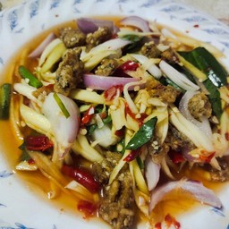ยำมะม่วงปลากรอบ