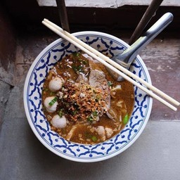 ก๋วยเตี๋ยวน้ำตกหมู