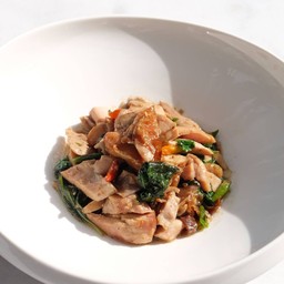 กะเพราไก่ย่าง (กับข้าว)