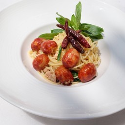 สปาเกตตี้ไส้กรอกอีสาน