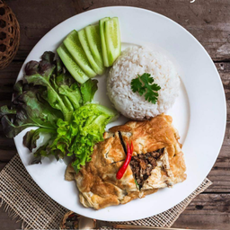 ข้าว+ไข่เจียวลาบหมูคั่ว