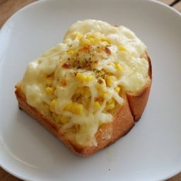 โชคุปังข้าวโพดอบชีส