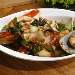 ผัดฉ่าทะเล