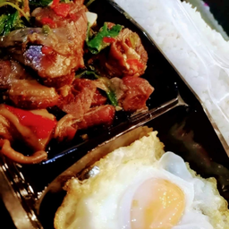 ข้าวกะเพราหมูตุ๋น