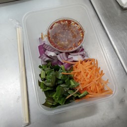 ชุดผักยำ +น้ำยำ