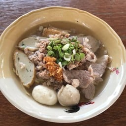 เจี๊ยบ เตี๋ยวหมูต้มยำ