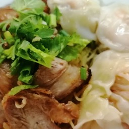 บะหมี่เกี๊ยวกุ้งหมูแดง