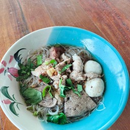 หมู น้ำตก