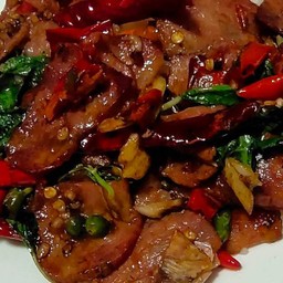 ข้าวกะเพราป้าตู่ ผัดพริกแห้งโคตรเผ็ด