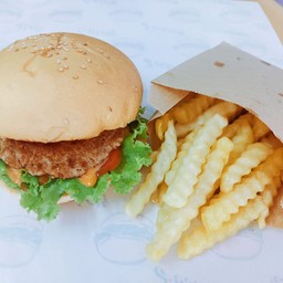 เบอร์เกอร์ไก่+เฟรนช์ฟรายส์