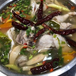 ต้มยำปลากระพงน้ำใส {หม้อไฟ}