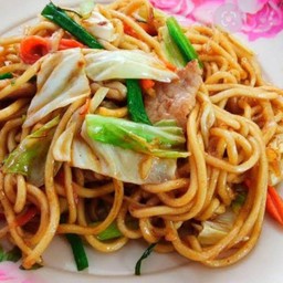 ผัดยากิโซบะหมู