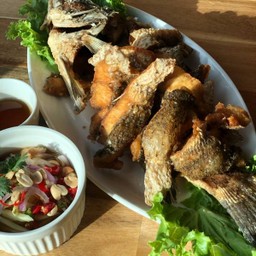 ปลากะพงทอดน้ำปลา