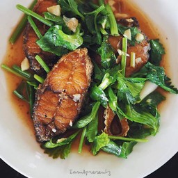 ปลากระพงผัดขึ้นช่าย ครึ่งตัว